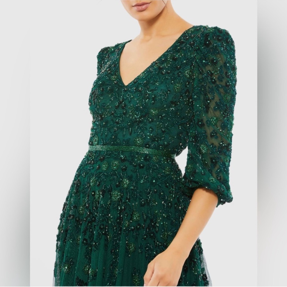 MAC DUGGAL
Green Embellished V Neck 3/4 Sleeve A Line Gown - Picture 1 of 13